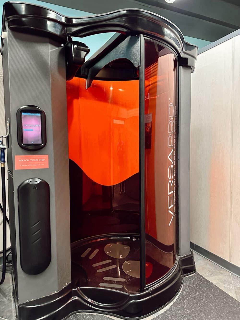 VersaPro heated sunless spray tan booth